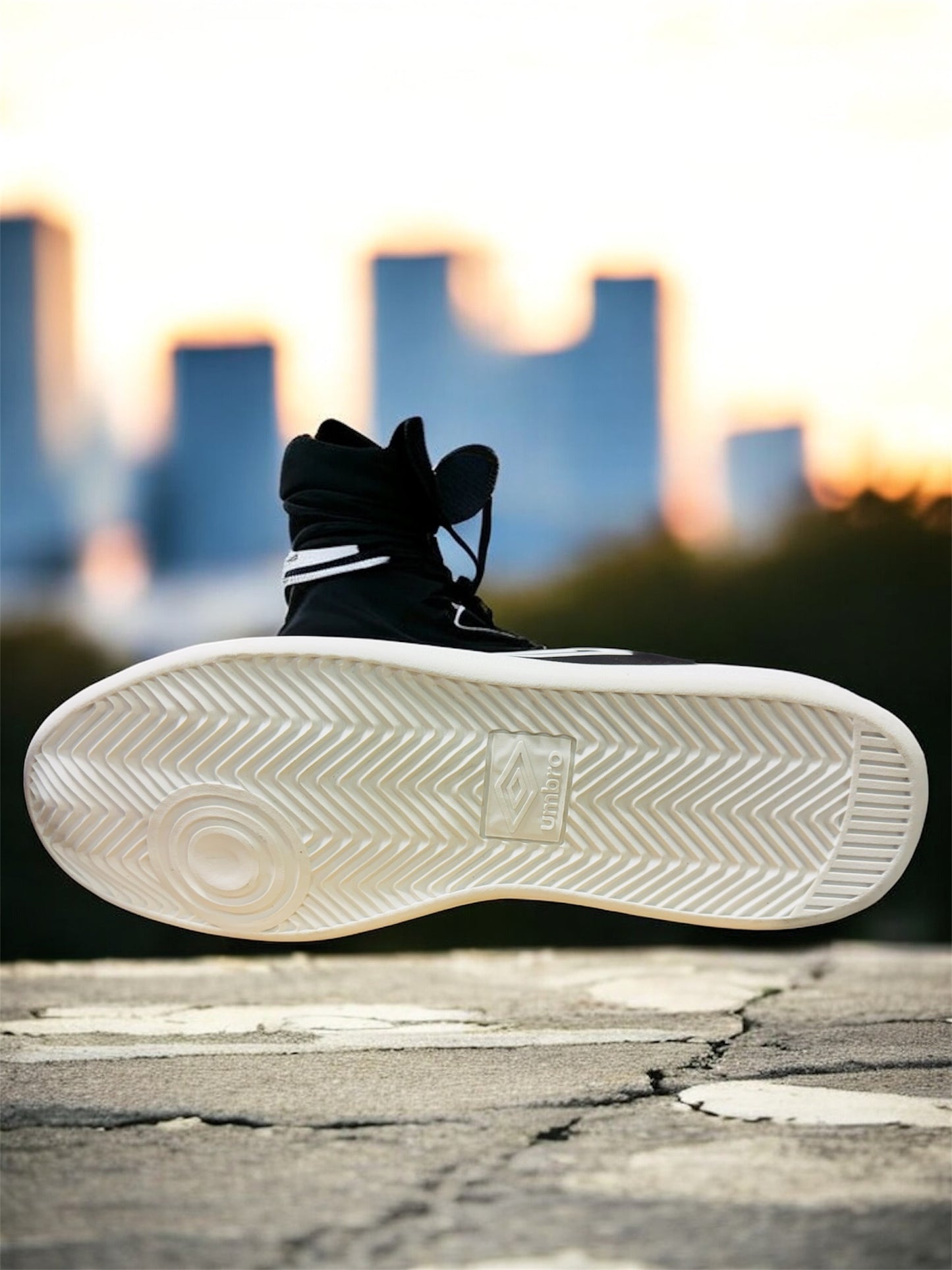 Umbro Medway 3 Mid Herren Schuhe